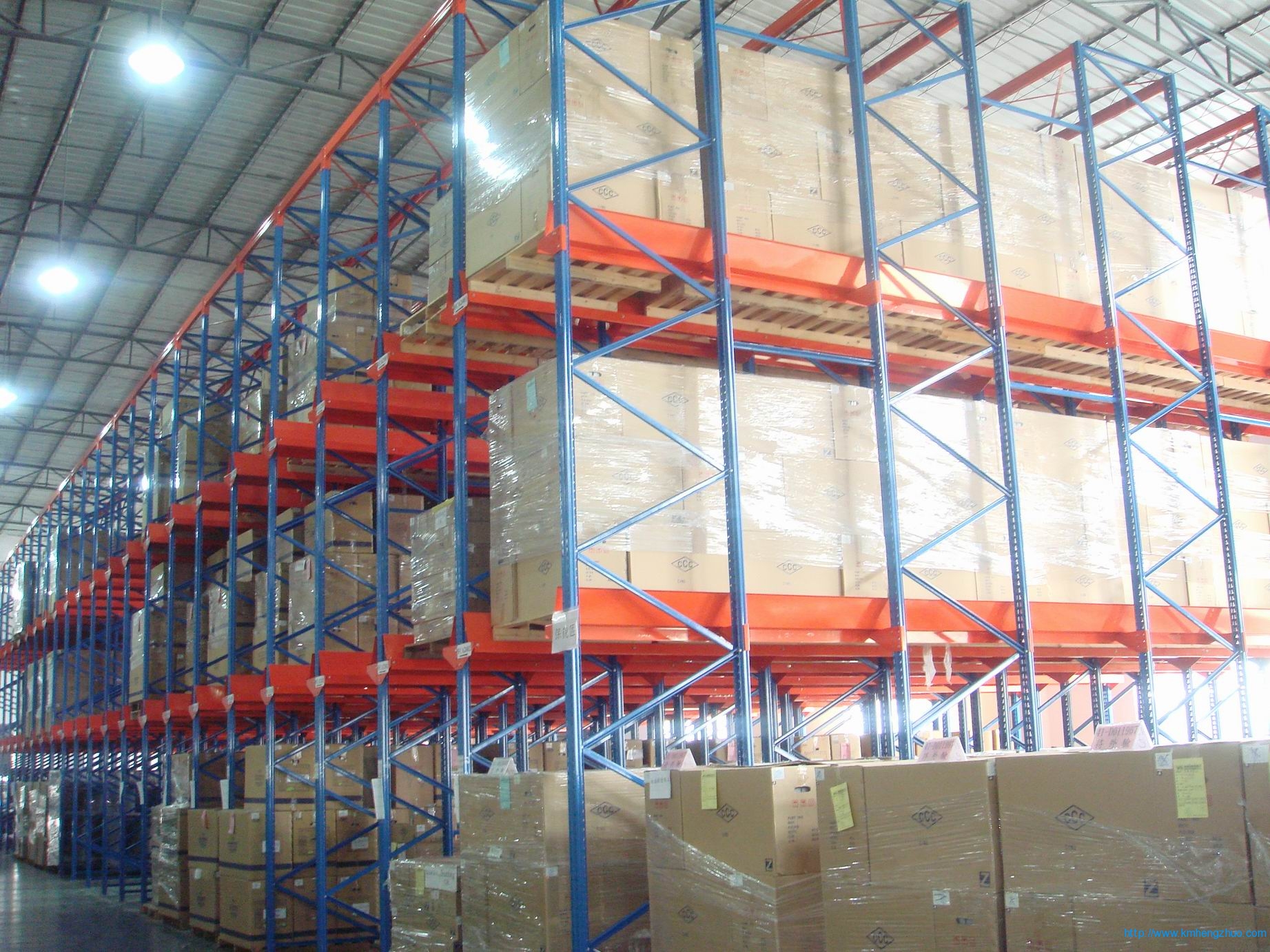 HZ-798型通廊式貨架 通廊式倉庫貨架應(yīng)用案例